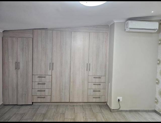 1 BEDROOM PROPERTY TO RENT IN GREENWOOD PARK